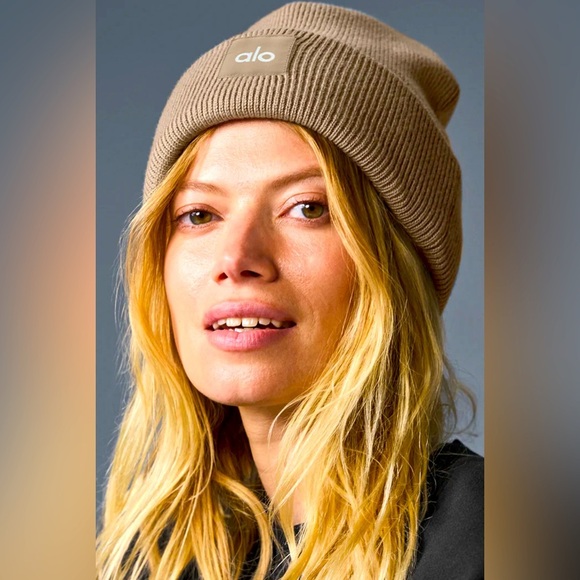 NWT ALO Yoga Knitted Everyday Relaxed Beanie main image 5